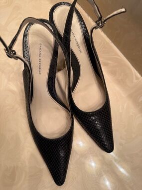 Banana Republic Black Pointed Toe Slingback Pumps with Croc Texture
